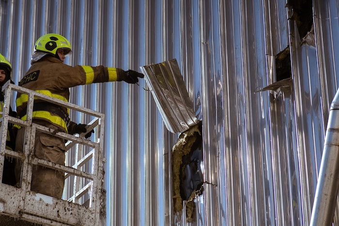 2022 musste der „Sarkophag“ nach russischem Beschuss repariert werden.