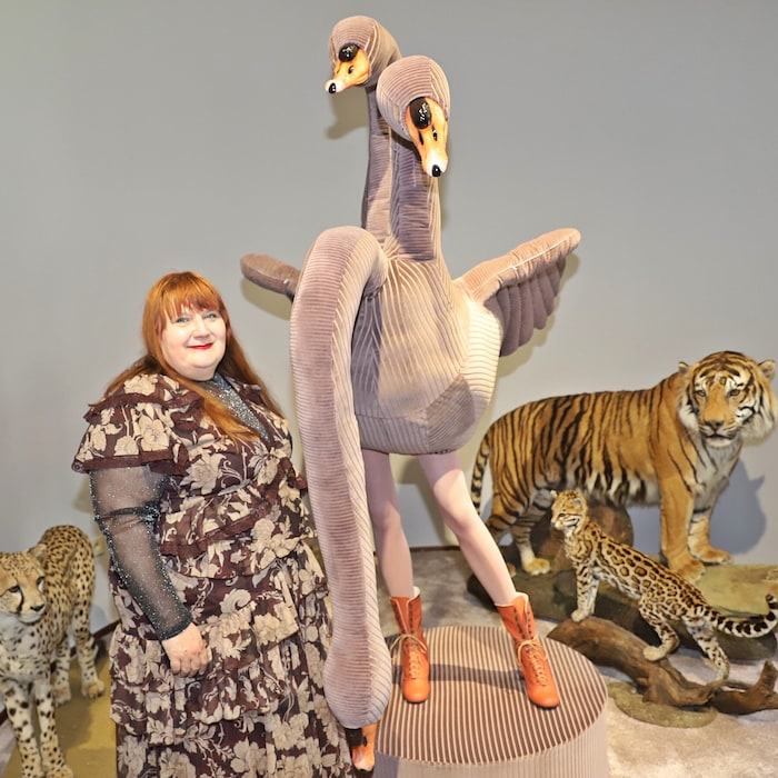 Schwan mit drei Köpfen: Jakob Lena Knebl in Sisis einstigem Schlafgemach