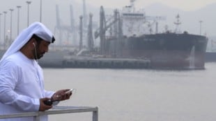 Die Vereinigten Arabsichen Emirate wollen Öl zu Geld machen – solange es noch geht.