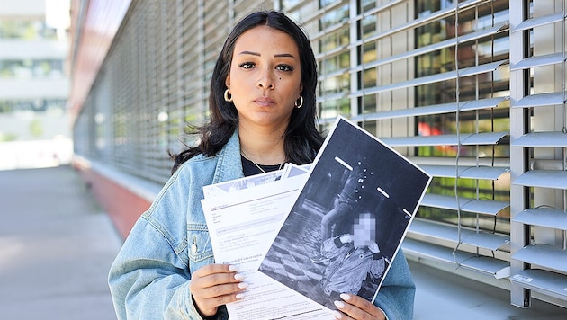 Mutter Jasmin Abd Elsamia mit den Gerichtsentscheidungen und dem Foto, auf dem ihr Sohn Hamza ...