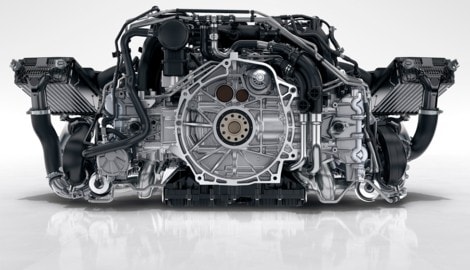 Mittlerweile sind auch die Boxermotoren von Porsche flüssigkeitsgekühlt.