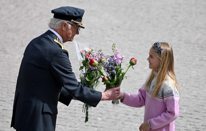 Noch mehr Blumen für den Monarchen!