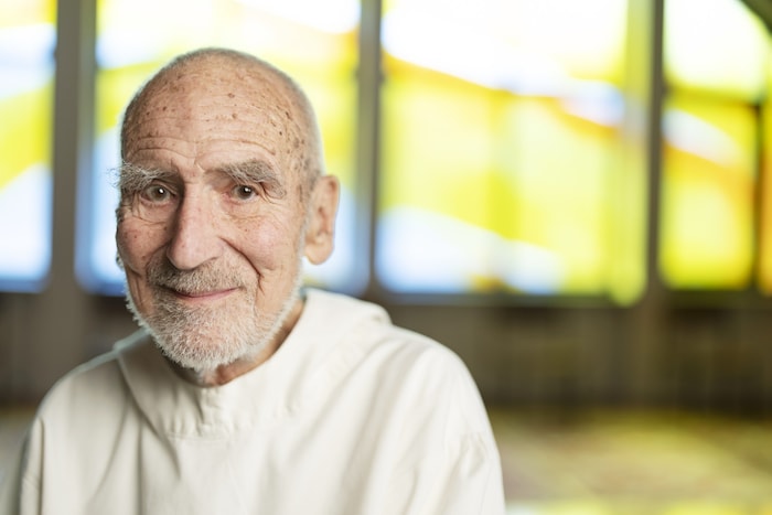 „Nicht an der Vergangenheit hängen bleiben“, rät David Steindl-Rast.