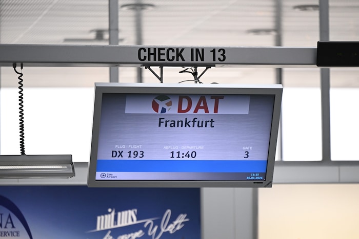 Seit Ende März fliegt die DAT von Linz nach Frankfurt.