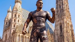 Nur scheinbar wirbt am Stephansplatz eine Riesen-Statue für das XCC-Event.