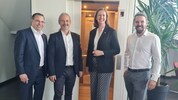 Vor dem Lift des Aufzugherstellers Friedl: Andreas Wirth (WKO Burgenland-Präsident), Firmenchef ...