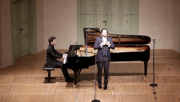 Konstantin Krimmel wurde von Ammiel Bushakevitz bestens begleitet – ein Konzert mit ...