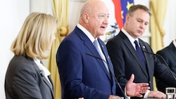 Christian Stocker muss die Koalition im Streit zusammenhalten – und schafft das momentan nicht ...