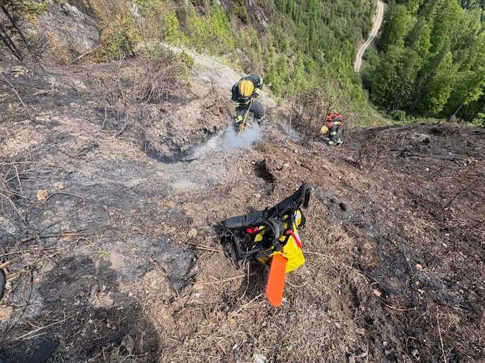 Die Einsatzkräfte arbeiten sich vor.