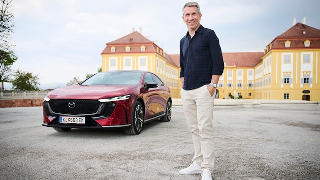 Ein mann und sein Elektroauto: ServusTV-Sportchef Christian Nehiba ist bereit, um sieben Stars ...