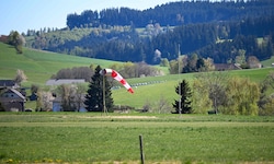 Der 1964 errichtete Flugplatz in Hirschbach im Mühlkreis wurde wegen Sicherheitsmängeln von der ...