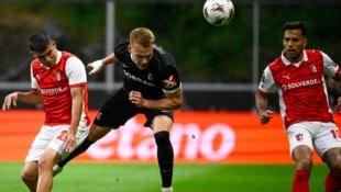 Philipp Lienhart (M.) und Co. haben bei Sporting Braga erst ganz spät ein entscheidendes ...