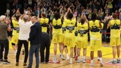 Die jubelnden Grazer Basketballer