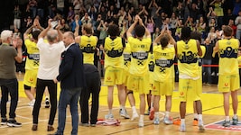 Die jubelnden Grazer Basketballer