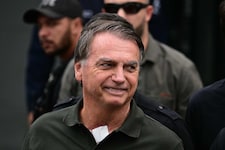 Die Haft von Brasiliens Ex-Präsidenten Jair Bolsonaro wird von 27 auf etwas mehr als zwei Jahre ...