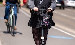 Mit dem 1. Mai gelten in Österreich verschärfte Regeln für E-Scooter und E-Bikes. Zahlreiche ...