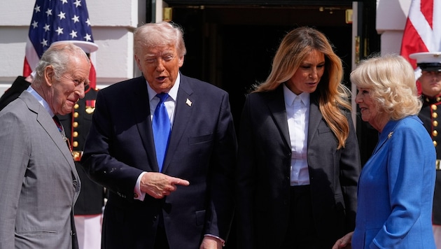 Von links: König Charles III., US-Präsident Donald Trump, seine Ehefrau Melania und Königin ...