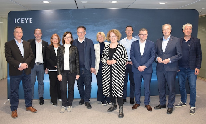 Wirtschaft und Bildung gehen Hand in Hand: zu Besuch beim finnischen Vorzeigebetrieb ICEYE in ...