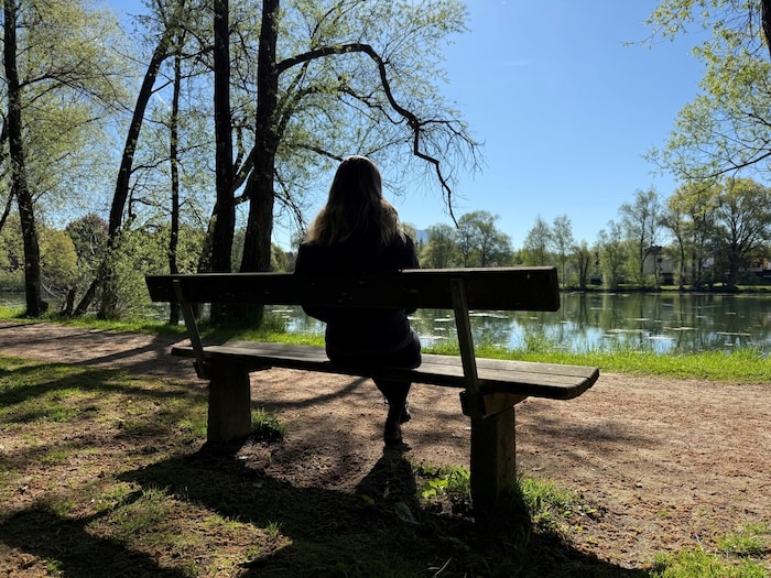 Today, Elisabeth, who was abused as a child, lives in isolation. An assistance dog could ...