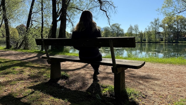 Today, Elisabeth, who was abused as a child, lives in isolation. An assistance dog could ...