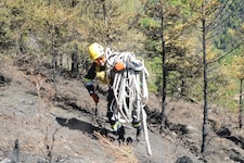 Den bereits siebten Tag in Folge standen die freiwilligen Helfer beim riesigen Brand im ...