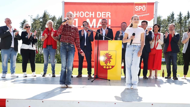 Feierstimmung in Kaisersdorf: Mona und Maria sorgten für eine tolle Performance.