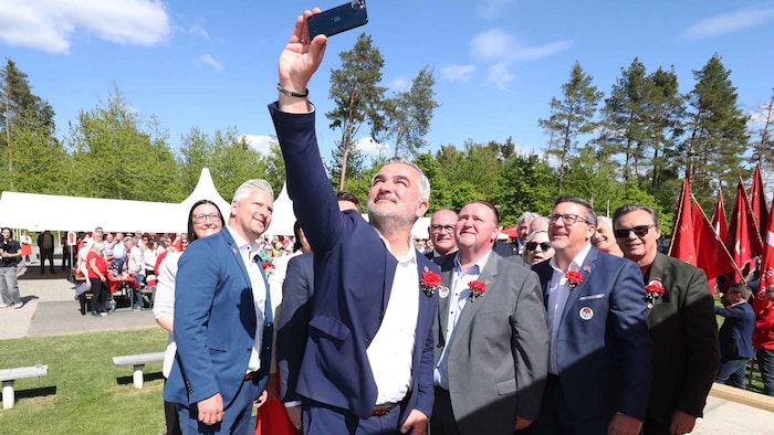 Ein Selfie als Grußbotschaft an LH Doskozil.
