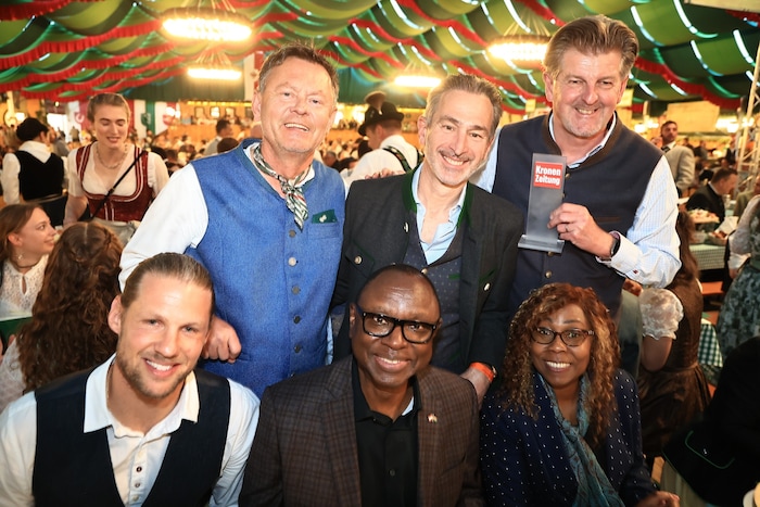 Wacker-Trainer Sebastian Siller, Peter Buglas (Progress Werbung), Georg Hofherr (P8), Claus ...