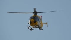 Der 14-jährige Mopedlenker musste ins Spital geflogen werden (Symbolbild) .
