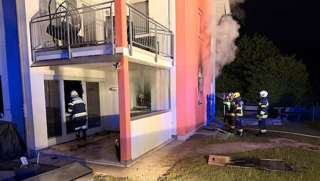 95 Einsatzkräfte standen bei dem Küchenbrand im Einsatz.