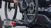 Unter anderem wurden E-Bikes und ein Radträger gestohlen (Symbolbild).
