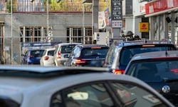 Die Spritpreise in Deutschland sind unmittelbar nach der Einführung des Tankrabatts nicht ...