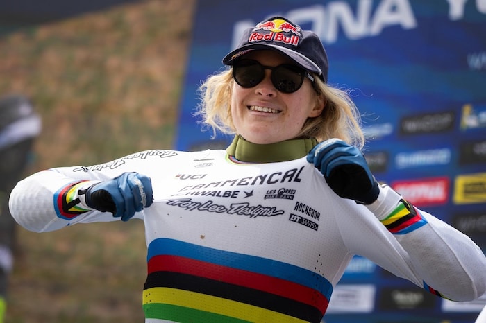 Glücklich über ihren ersten Sieg mit dem neuen Team: Valentina Höll.