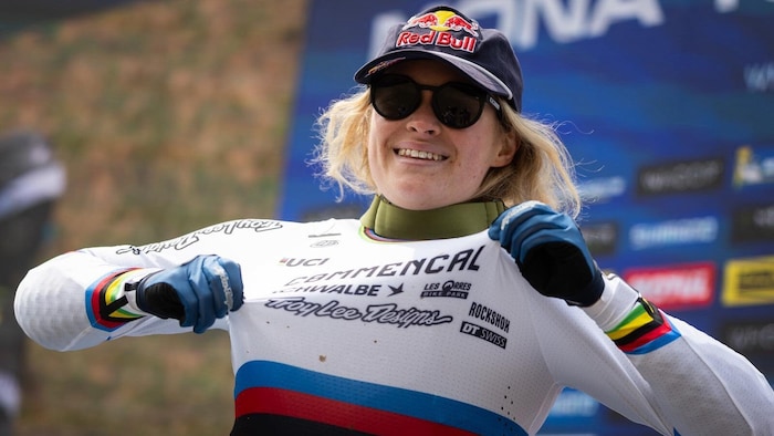 Glücklich über ihren ersten Sieg mit dem neuen Team: Valentina Höll.