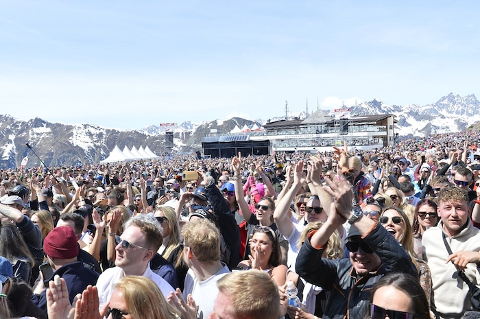 Rund 20.000 Fans feierten das Closing mit „Xtina“.