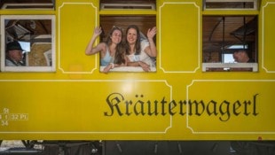 Strahlende Gesichter bei der Eröffnungsfahrt des Stainzer Flascherlzugs am Samstag.