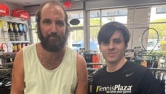 Ja, er ist es wirklich: Ex-Real-Star Gonzalo Higuaín (li.) lichtete sich mit einem Fan ab.