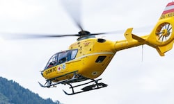Der Mann wurde mit Verletzungen im Hüftbereich ins LKH Feldkirch geflogen.