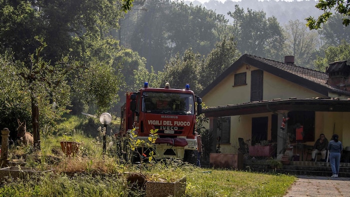 3500 Menschen wurden zwischenzeitlich vor den Flammen in Sicherheit gebracht.