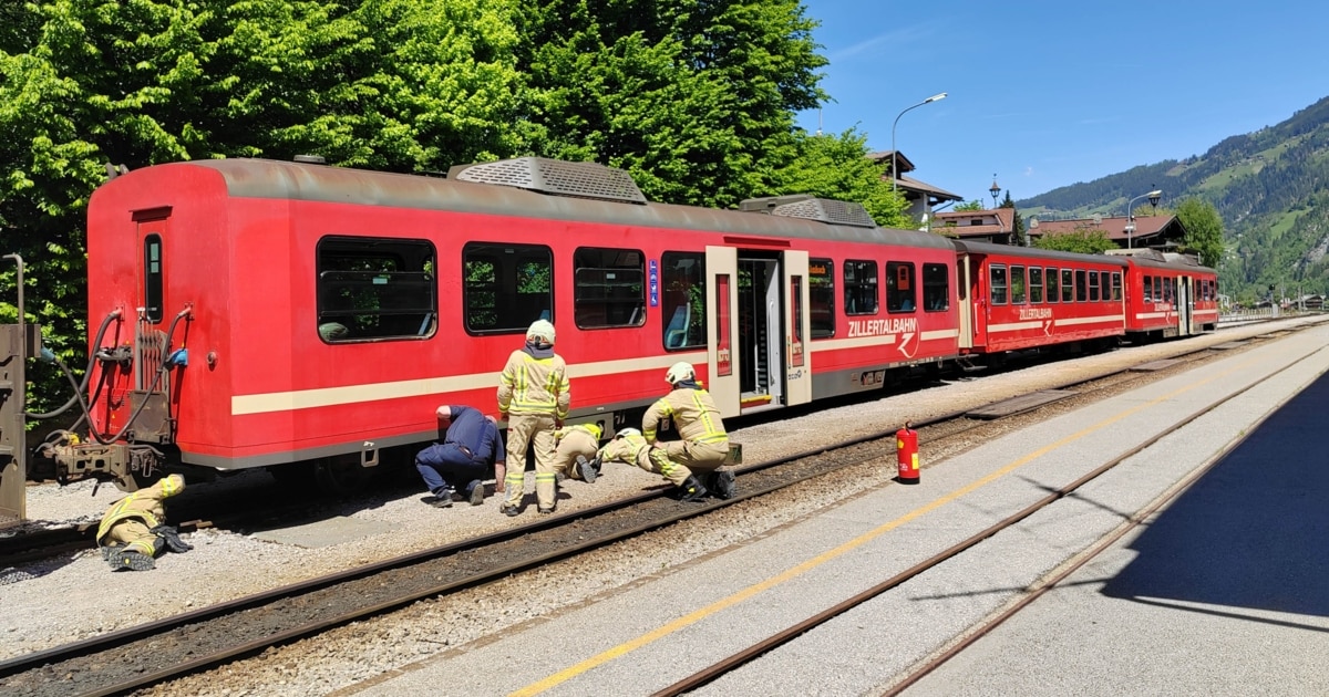 Rauch! Garnitur der Zillertalbahn evakuiert