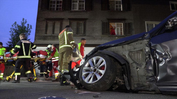 Der BMW wurde geschrottet.