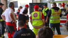 Ein Großaufgebot an Einsatzkräften suchte nach dem vermissten Autolenker.