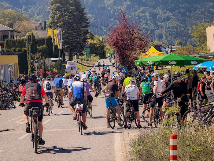 Volksfest-Stimmung beim „Krone“-Radler- und Skatertag rund um den Ossiacher See.