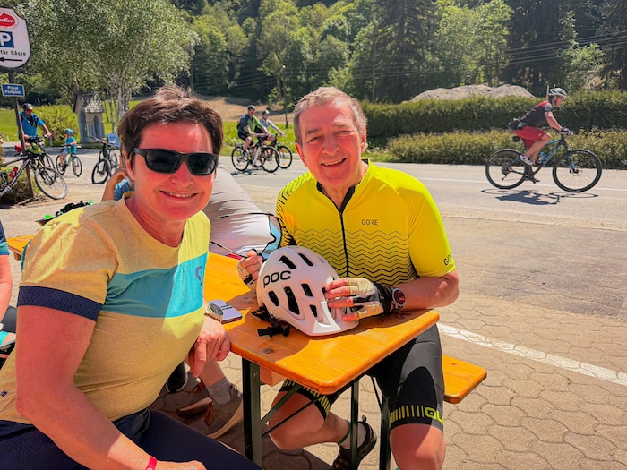 Gesundheitsreferentin Beate Prettner mit AK-Präsident Günther Goach.