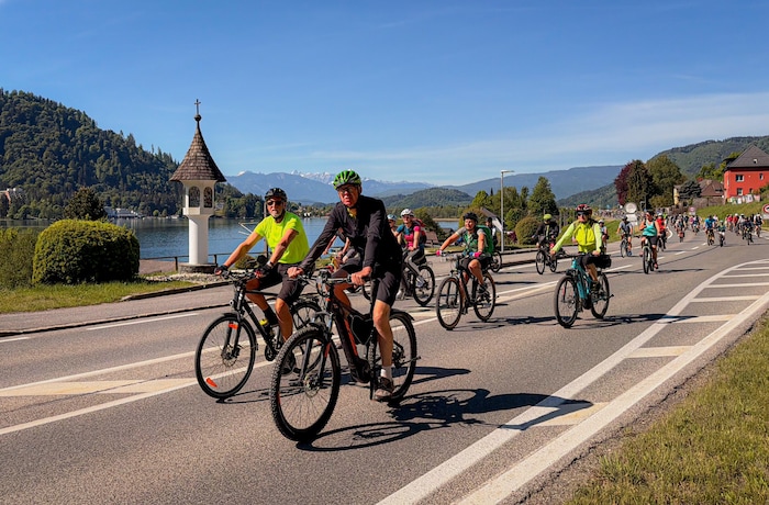 Bei traumhaften Wetter radelten mehr als 30.000 rund um den Ossiacher See.