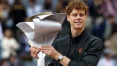 Jannik Sinner holt in Masters den Titel.