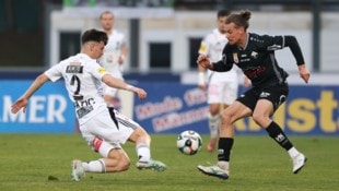 Patrick Greil (r.) und seine Altacher Teamkollegen empfangen den WAC.