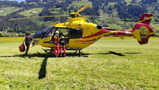 Der Mann wurde mittels Helikopter geborgen und in die Klinik Innsbruck geflogen.