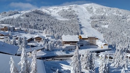 Das neue Chalet-Projekt um drei Millionen Euro wird mit direktem Zugang zur Skipiste und ...