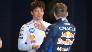 Charles Leclerc (li.) und Max Verstappen kassierten Strafen in Miami. 